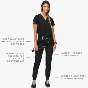 FIGS BLACK SCRUB SET